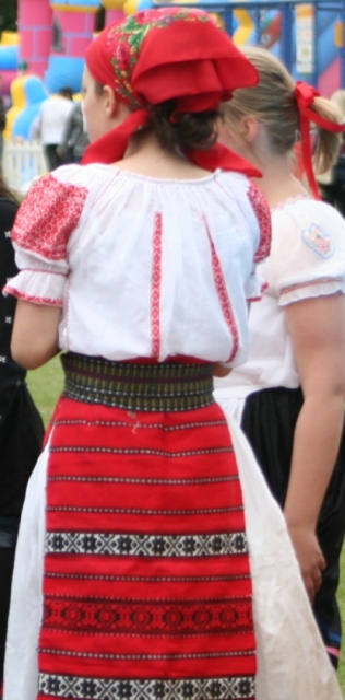 romanian costume